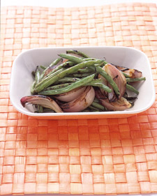 Grilled Green Beans and Red Onion