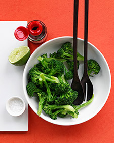 >Steamed Broccoli with Lime Dressing