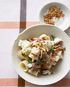 Goat Cheese and Sun-Dried Tomato Pasta