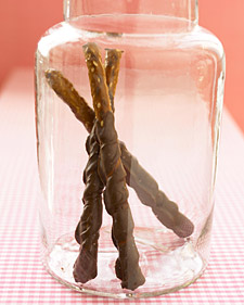 Chocolate-Dipped Pretzels