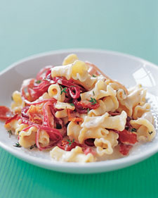 Pasta with Onion, Bacon, and Goat Cheese
