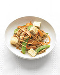 20 Minute Meals: Whole-Wheat Spaghetti with Vegetables and Peanut Sauce