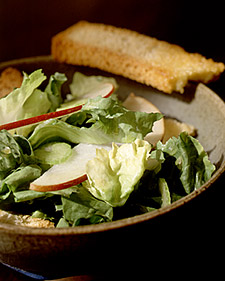 Escarole Salad with Pear Slices