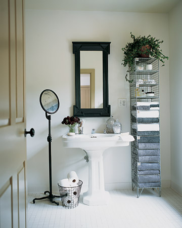 black and white tiled bathroom. Black-and-White Rooms