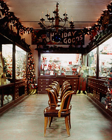 A Museum Devoted to Christmas: Holiday Scenes 