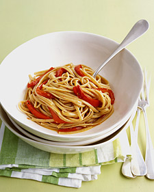 Spicy Whole Wheat Linguine with Red Peppers
