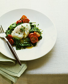 Poached Eggs with Spinach and Tomatoes