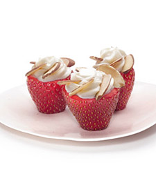 (image: http://images.marthastewart.com/images/content/pub/ms_living/2006Q3/msl_jul06_ent_strawberry_l.jpg)