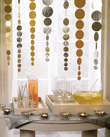 http://images.marthastewart.com/images/content/pub/ms_living/2009Q1/mld103915_0109_streamers_xl.jpg