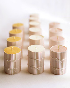 White Favors: Greeting Candles