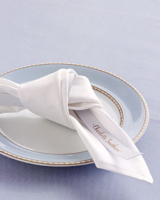 Clever Places for Place Cards: Napkin Knot 
