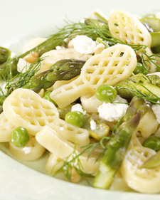 Creamy Racchette Pasta with Asparagus and Peas
