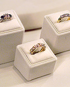 How to Buy a Diamond Engagement Ring