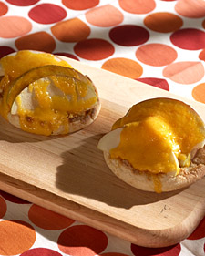 English Muffin with Apple and Cheddar