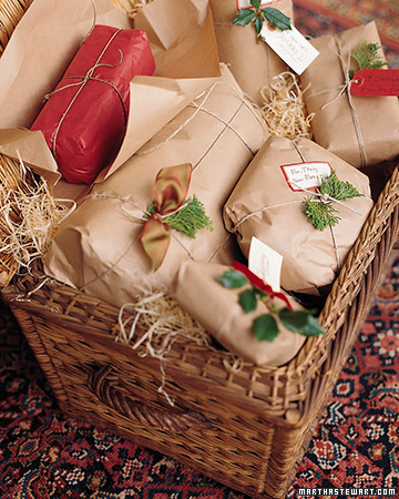 PrettyOrganizedPalace: Host a Giftwrapping Party!!