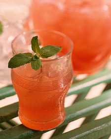 Rhubarb Iced Tea