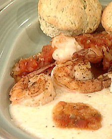 Grits with Tomatoes and Shrimp